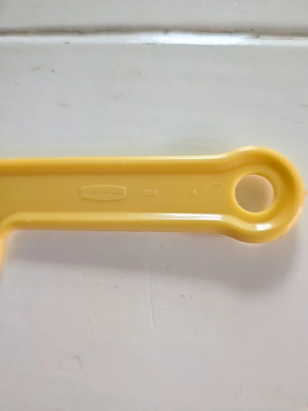 VTG Rubbermaid #1900-6 Pie Cake Server Slicer Yellow Retro Kitchen USA Rare